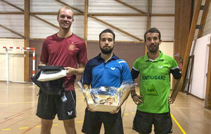 10 juillet - podium + de 1000 points de G à D : 2ème Romain BIALEK (Le Caylar), 1er Kévin CLEMENTE (Salindres), 3ème Lionel MORLAINE (Uchaud)